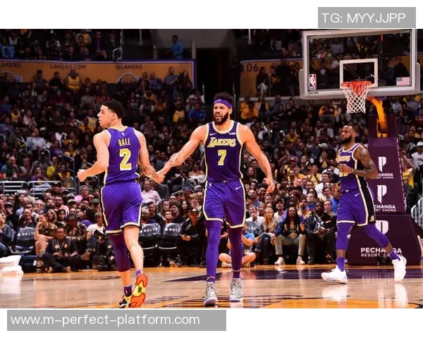 字母哥29分助力雄鹿轻取独行侠欧文31分利拉德贡献28分