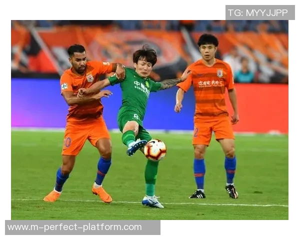 2012年中超精彩对决山东鲁能迎战北京国安激情四溢的足球盛宴